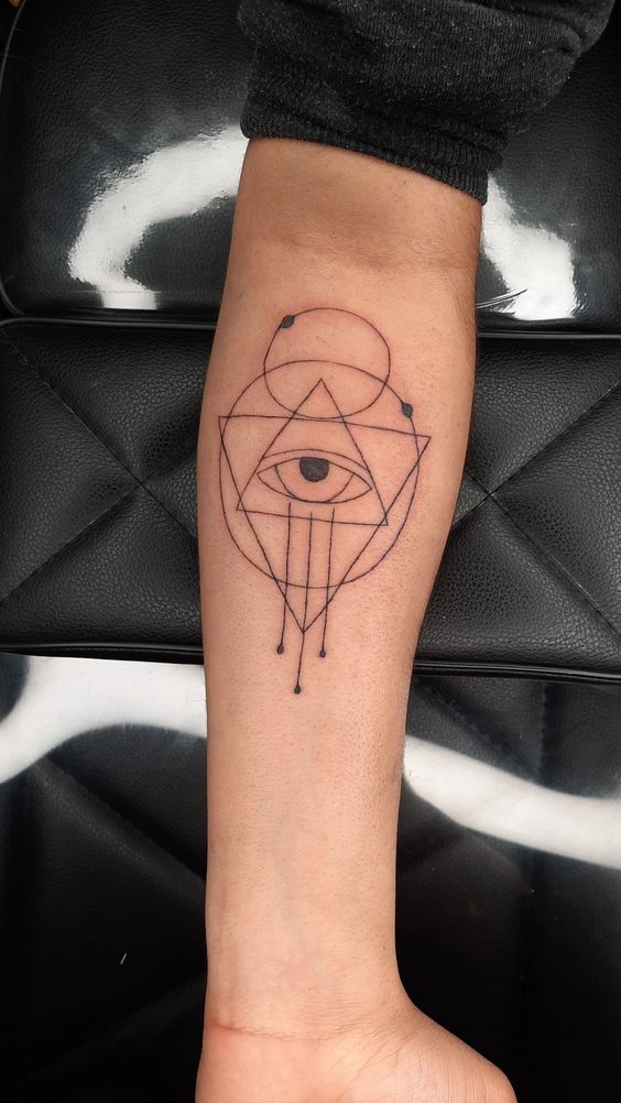 Trọn bộ 333+ hình xăm tam giác cá tính và ấn tượng - Genztattoo