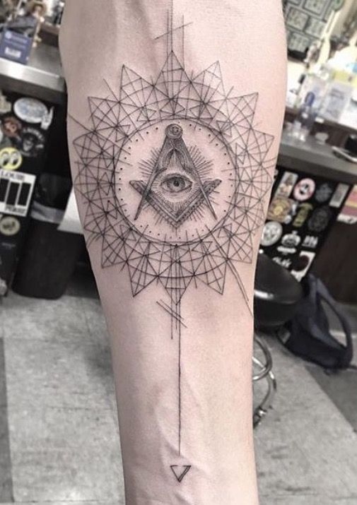 Trọn bộ 333+ hình xăm tam giác cá tính và ấn tượng - Genztattoo
