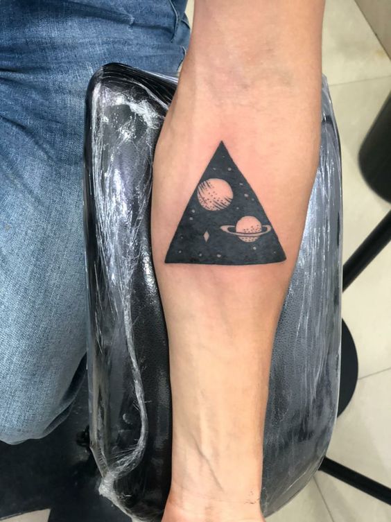 Trọn bộ 333+ hình xăm tam giác cá tính và ấn tượng - Genztattoo