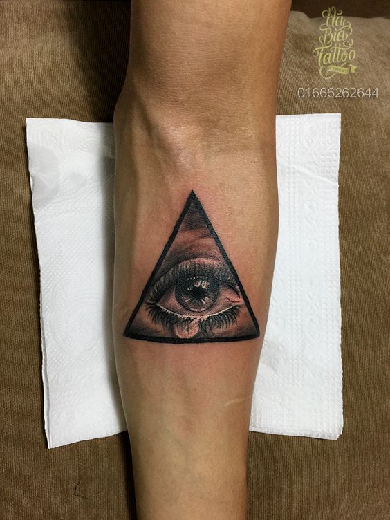 Trọn bộ 333+ hình xăm tam giác cá tính và ấn tượng - Genztattoo