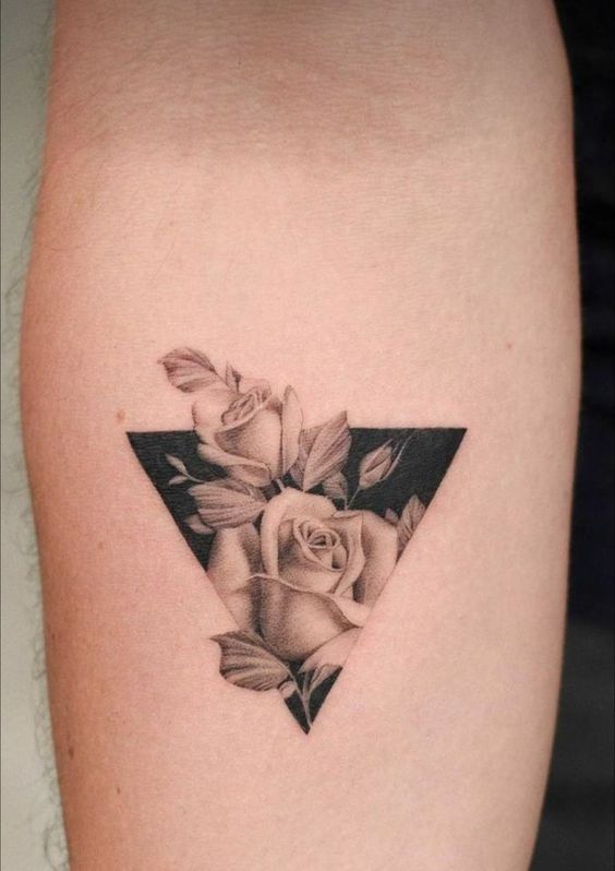Trọn bộ 333+ hình xăm tam giác cá tính và ấn tượng - Genztattoo
