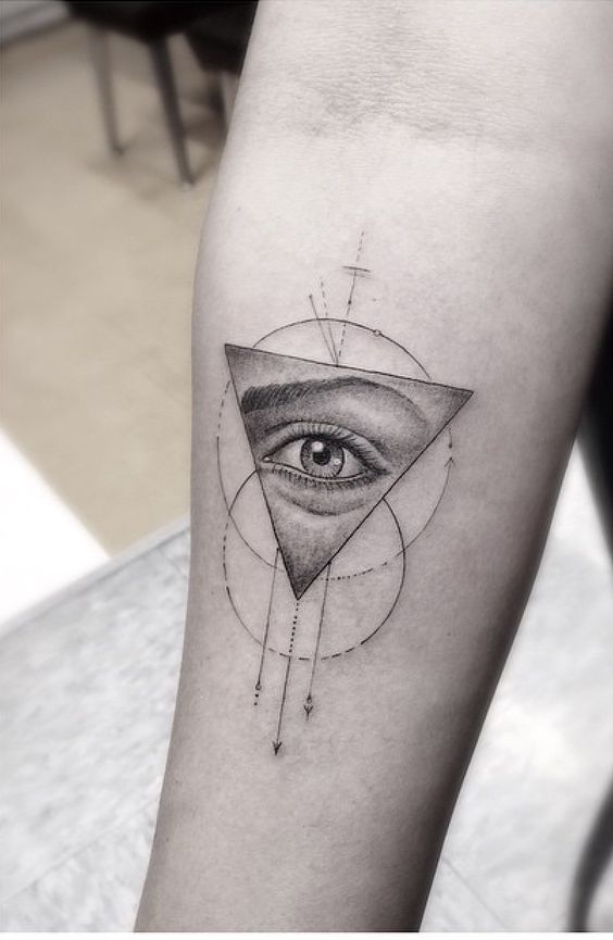 Trọn bộ 333+ hình xăm tam giác cá tính và ấn tượng - Genztattoo