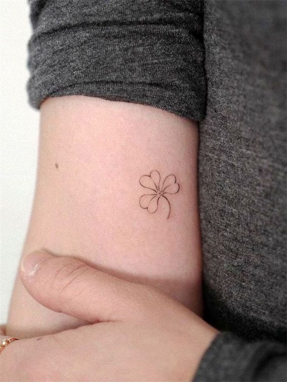 250 hình xăm mini cỏ 3 lá và 4 lá - Genztattoo
