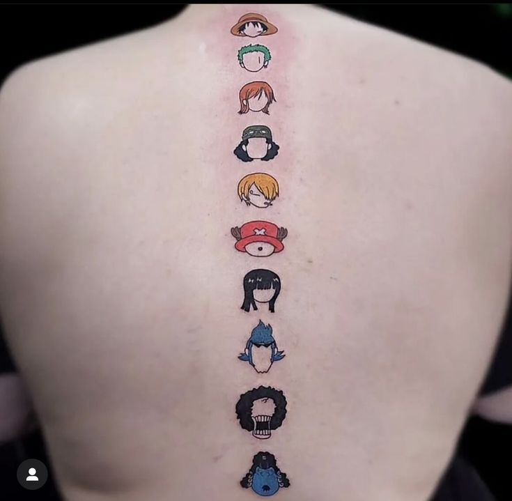 dãy tattoo mini one piece ở lưng