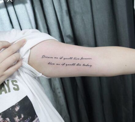 Hình xăm tiếng Anh về tình yêu trên bắp tay tattoo chữ english về tình yêu ở bắp tay