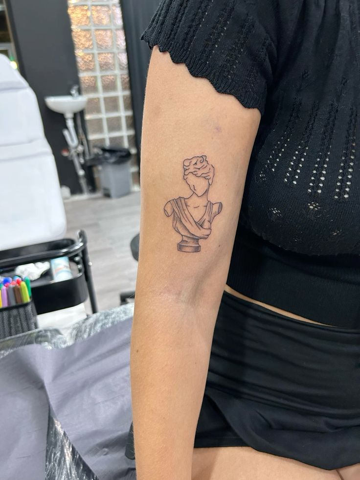 777+ hình xăm cô gái sáng tạo và phong cách - Genztattoo
