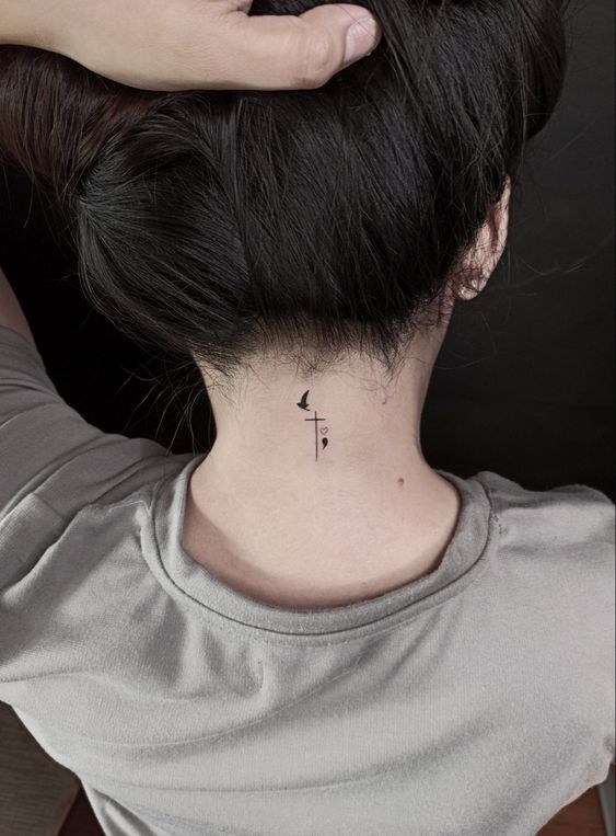 hình xăm biểu tượng nhỏ thú vị ở gáy Tuyển chọn 250 hình xăm mini ở gáy cho nam và nữ độc lạ - Genztattoo