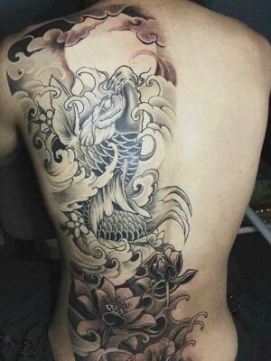 mẫu xăm nửa lưng mực đen