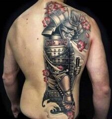 xăm samurai nửa lưng cực đẹp