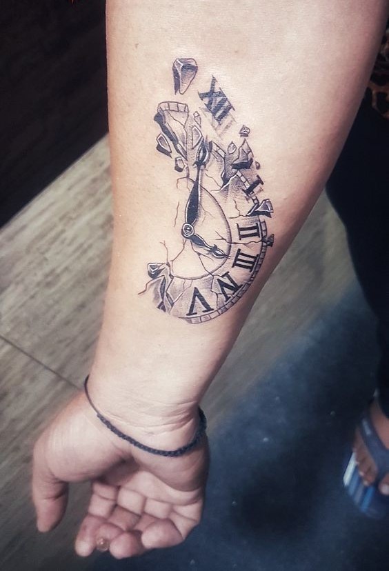 thiết kế hình xăm la mã về thời gian Gợi ý 333+ hình xăm la mã độc đáo và phong cách - Genztattoo