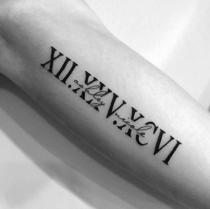 Chân xăm số La Mã cẳng chân được xăm mẫu dãy chữ số la mã