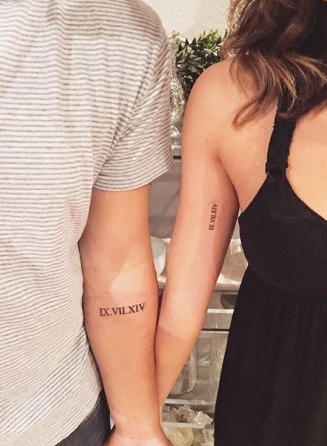 phong cách hình xăm cho cặp đôi số la mã kiểu tattoo cho couple mẫu chữ số la mã