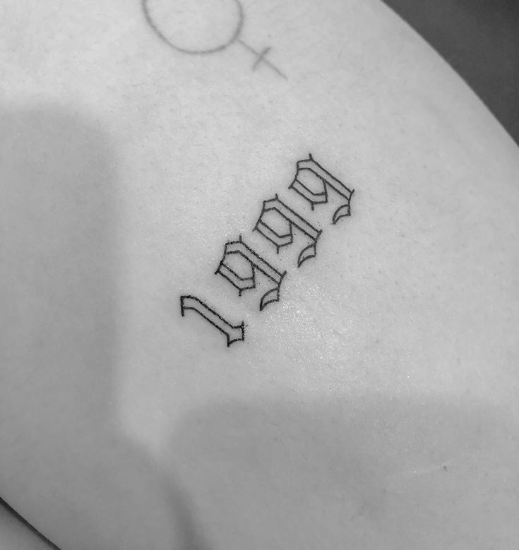 Hình xăm tối giản với ý nghĩa năm sinh tối giản với mẫu tattoo năm sinh ý nghĩa