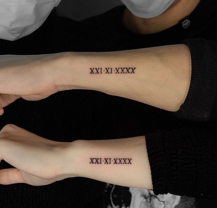 Hình xăm cặp đôi số La Mã trên cẳng tay xăm couple mẫu dãy chữ số la mã ở cẳng tay