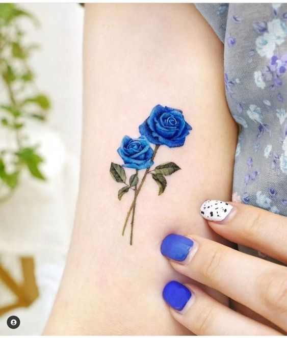 Thiết kế hình xăm hoa hồng xanh mini mẫu tattoo cành hoa hồng xanh mini nổi bật