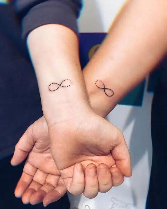 hình xăm vô cực mini cho cặp đôi