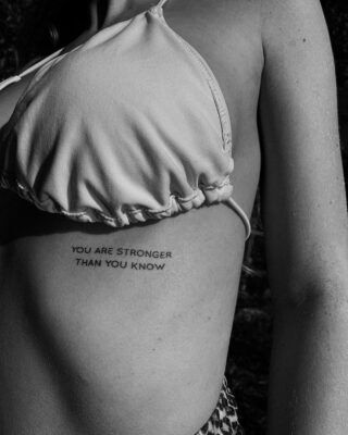 tattoo chữ cái latinh dưới ngực ý nghĩa tattoo chữ cái latinh dưới ngực ý nghĩa