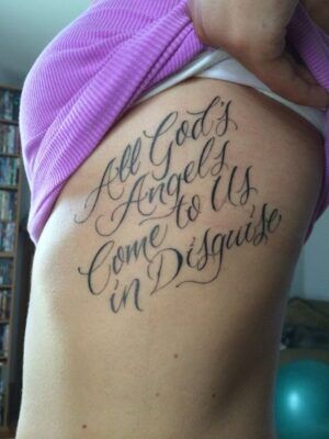 tattoo dòng chữ nghệ thuật dưới ngực tattoo dòng chữ nghệ thuật dưới ngực