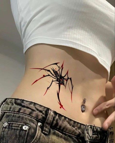 rợn tóc gáy với mẫu tattoo con nhện táo bạo