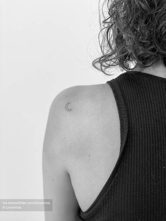 mẫu tattoo mặt trăng mini siêu đẹp