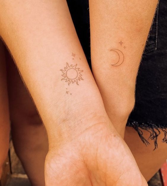 tattoo mặt trăng mini cho cặp đôi