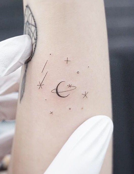 ý tưởng tattoo mini mặt trăng đẹp