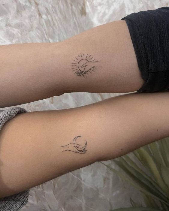 hình tattoo mini mặt trăng cho căp đôi