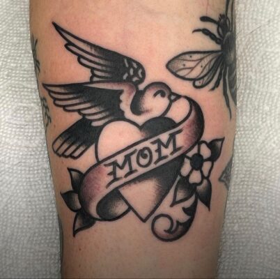 Top 999+ hình xăm chữ mom dad siêu độc đáo và ấn tượng - Genztattoo