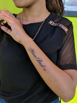 Top 999+ hình xăm chữ mom dad siêu độc đáo và ấn tượng - Genztattoo