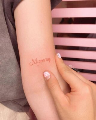 Top 999+ hình xăm chữ mom dad siêu độc đáo và ấn tượng - Genztattoo