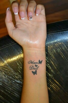 Top 999+ hình xăm chữ mom dad siêu độc đáo và ấn tượng - Genztattoo