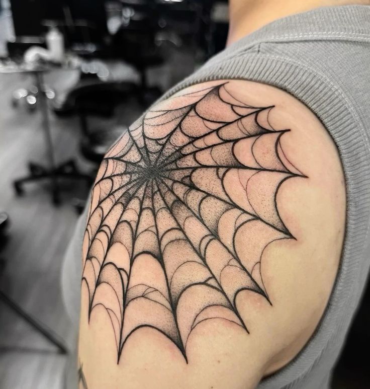 hình tattoo mạng nhện ở vai hình tattoo mạng nhện ở vai