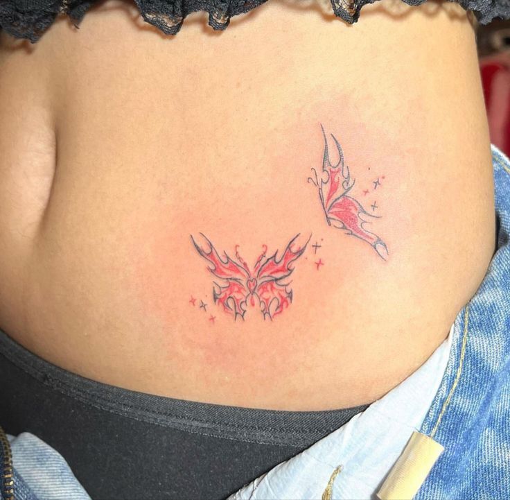 tattoo đáng yêu ở eo cho khách tattoo đáng yêu ở eo cho khách