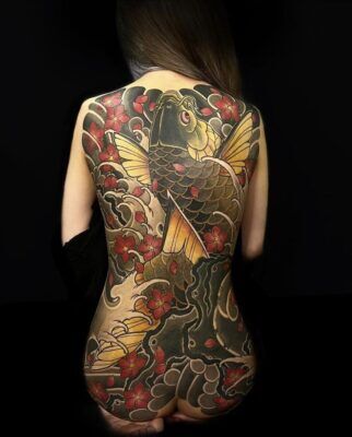 hình tattoo sau lưng cho nữ cực chất