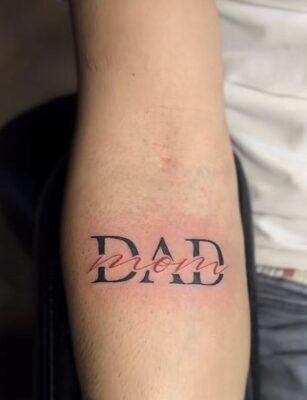 hình xăm dad bao bọc mom