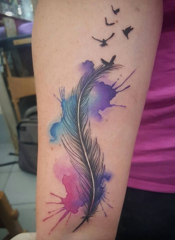 kiểu tattoo lông vũ loang màu kiểu tattoo lông vũ loang màu