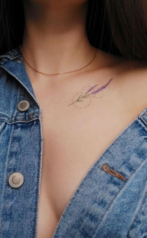 ý tưởng tattoo mẫu lavender trước ngực