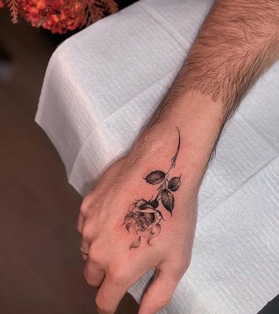mẫu tattoo hoa hồng đen cực chất cho nam
