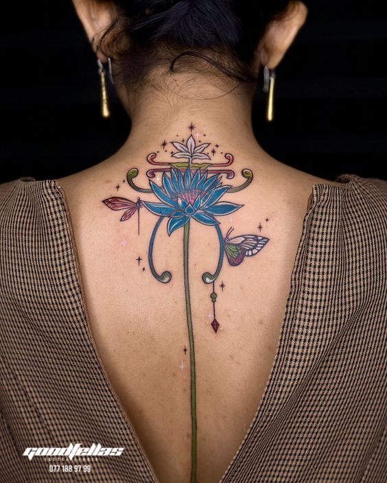 hình xăm hoa màu mới lạ sau lưng cho nữ hình xăm hoa màu mới lạ sau lưng cho nữ