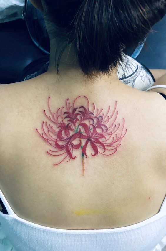 tattoo chi tiết hoa siêu phá cách sau lưng tattoo chi tiết hoa siêu phá cách sau lưng