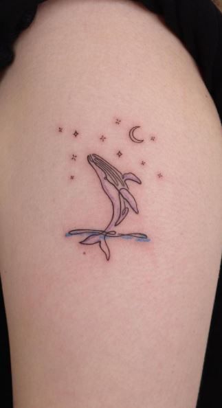 tattoo cá heo và mặt trăng đại diện cho nữ quyền