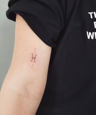 Phong cách xăm mini đẹp kiểu tattoo chữ h mini đẹp