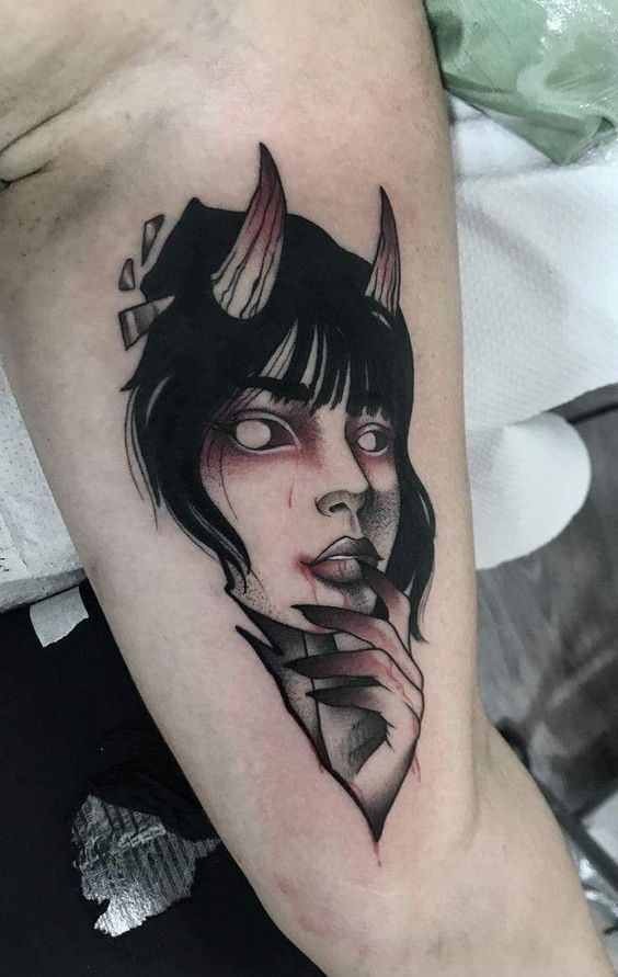mẫu tattoo trên bắp tay biểu tượng cho sự mạnh mẽ