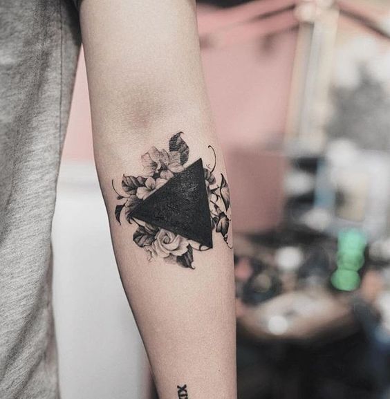 hình tattoo thể hiện sự kiên trì cực đẹp cho nữ