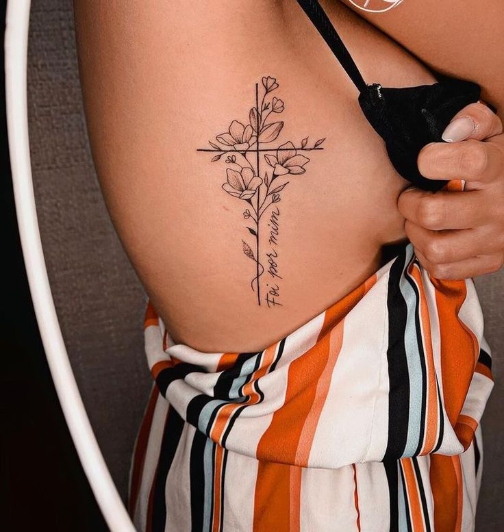 hình xăm cánh hoa chéo Hơn 200 mẫu hình xăm mạn sườn để anh chị em tham khảo - Genztattoo