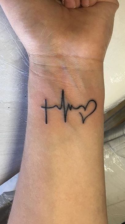 kiểu tattoo nhịp tim đang là hot trend