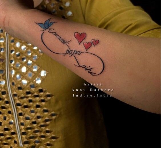 tattoo hình vô cực trên tay mẫu thành viên gia đình