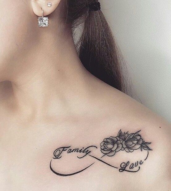 hình xăm vô cực trước ngực kết hợp hoa hồng và chữ