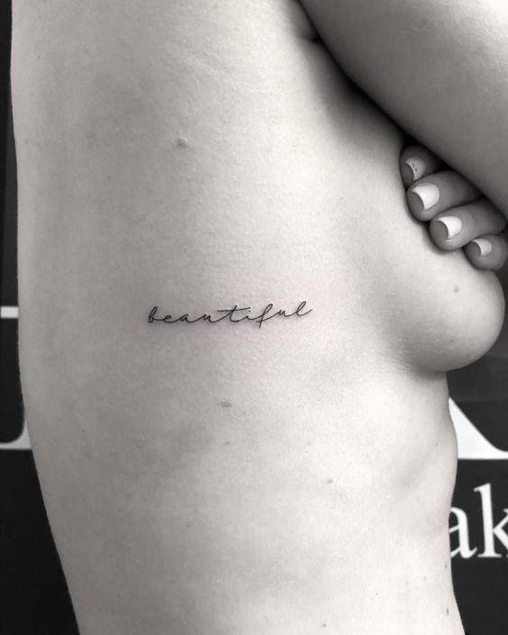 điểm nhấn tôn vinh sự quyến rũ với mẫu tattoo chữ