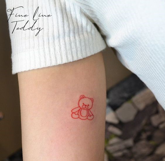 hình xăm chú gấu nhỏ màu đỏ dễ thương Top 200 hình xăm cute dễ thương cho nam và nữ - Genztattoo